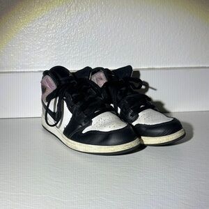 Jordan 1 Mid SE Nike